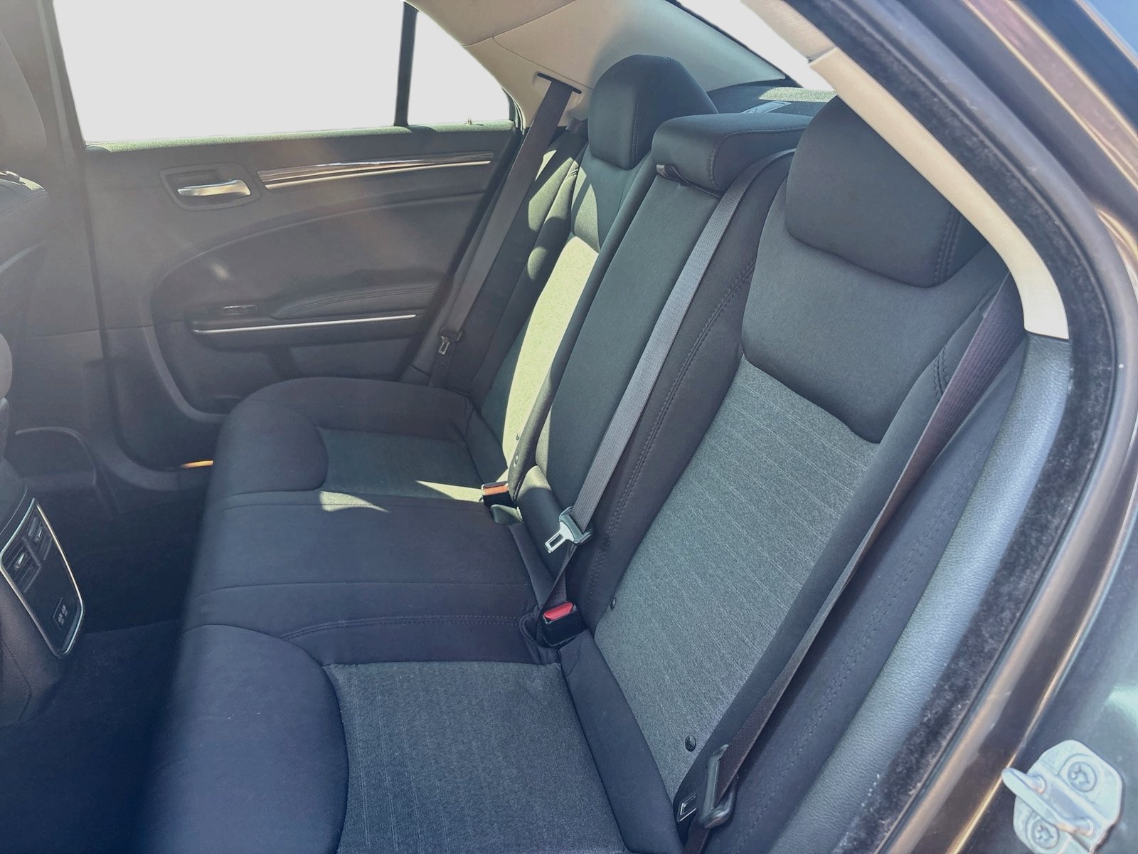 Used 2019 Chrysler 300 Touring w/ Chrome Appearance Package RWD image 22