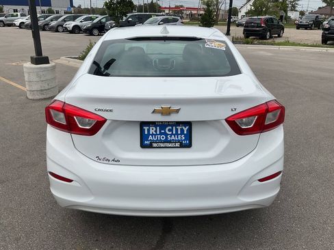 Used 2016 Chevrolet Cruze LT FWD image 6