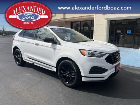 Used 2022 Ford Edge SE w/ Black Appearance Package image 3