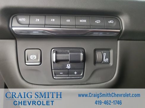 Used 2025 Cadillac Escalade Sport Platinum w/ LPO, Floor Liner Package AWD/4WD image 28
