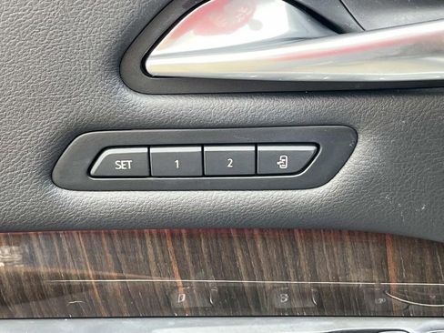 Used 2021 Cadillac XT4 Premium Luxury image 27