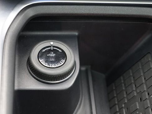 Used 2025 Ford Expedition Max Active AWD/4WD image 25