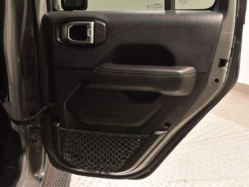 Used 2018 Jeep Wrangler Unlimited Sahara w/ Cold Weather Group image 30