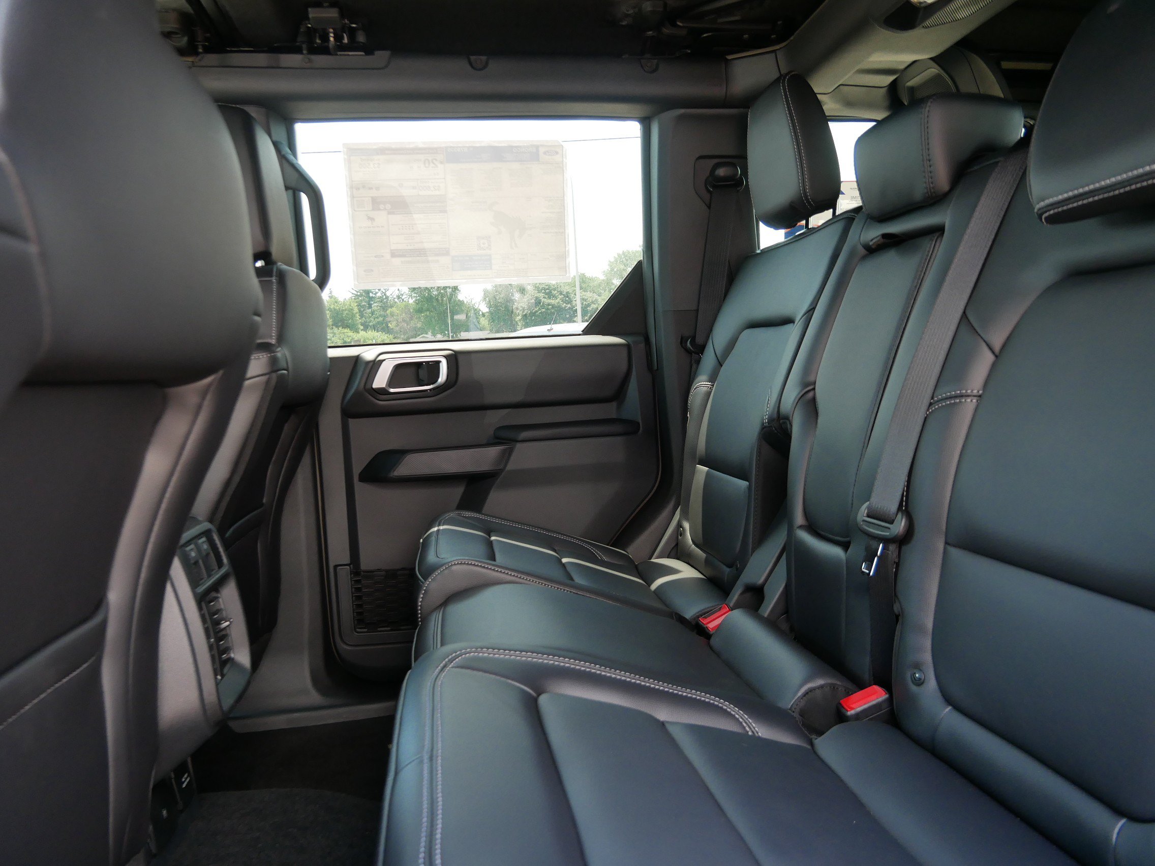 Used 2025 Ford Bronco Outer Banks AWD/4WD image 7