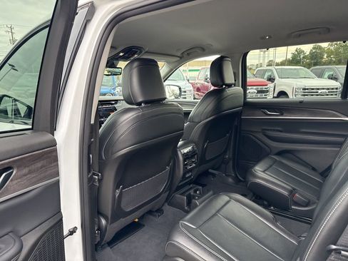 Used 2023 Jeep Grand Cherokee L Limited w/ Luxury Tech Group II image 13