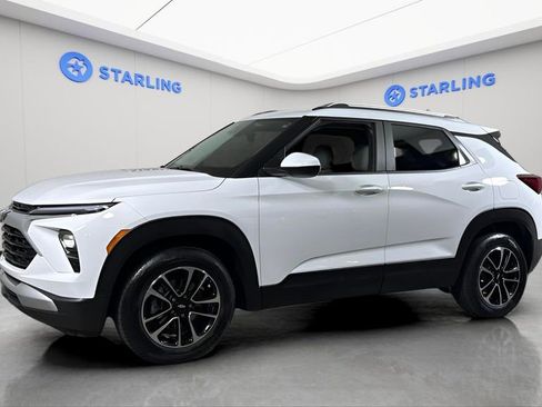 Certified 2024 Chevrolet TrailBlazer LT w/ Driver Confidence Package image 4