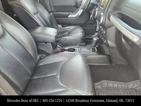 Used 2015 Jeep Wrangler Unlimited Rubicon AWD/4WD image 12