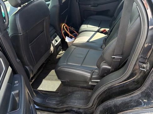 Used 2016 Ford Explorer XLT w/ Equipment Group 202A AWD/4WD image 11
