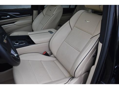 Used 2023 Cadillac Escalade ESV Premium Luxury image 13