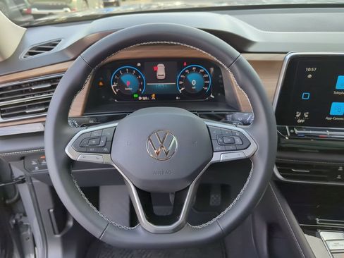 New 2026 Volkswagen Atlas SE image 13