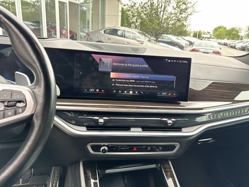 Used 2024 BMW X5 xDrive40i w/ M Sport Package AWD/4WD image 23