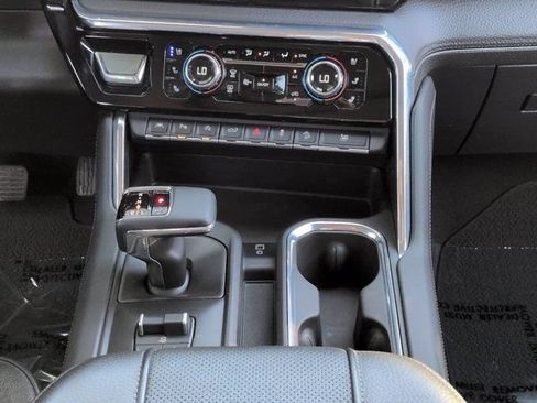 Used 2024 GMC Sierra 1500 Denali w/ Denali Reserve Package AWD/4WD image 18