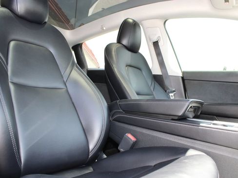 Used 2021 Tesla Model Y Long Range AWD/4WD image 15