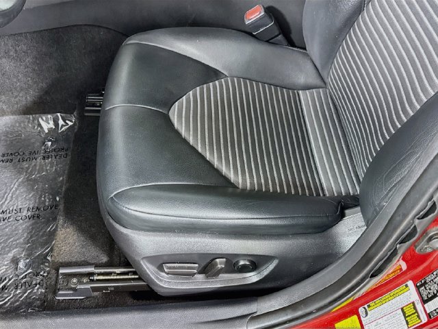 Certified 2020 Toyota Camry SE w/ Blackout Package FWD image 20