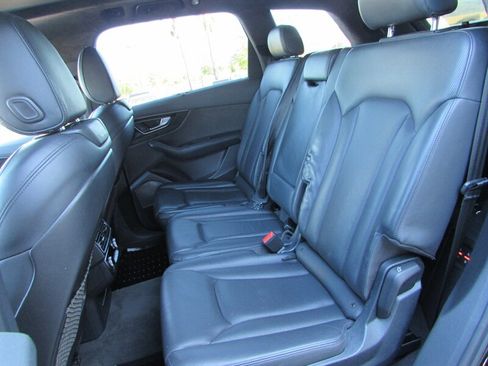 Used 2017 Audi Q7 3.0T Prestige w/ Prestige Package AWD/4WD image 24