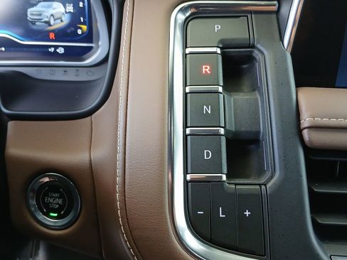 Used 2023 Chevrolet Tahoe High Country w/ Advanced Technology Package AWD/4WD image 16