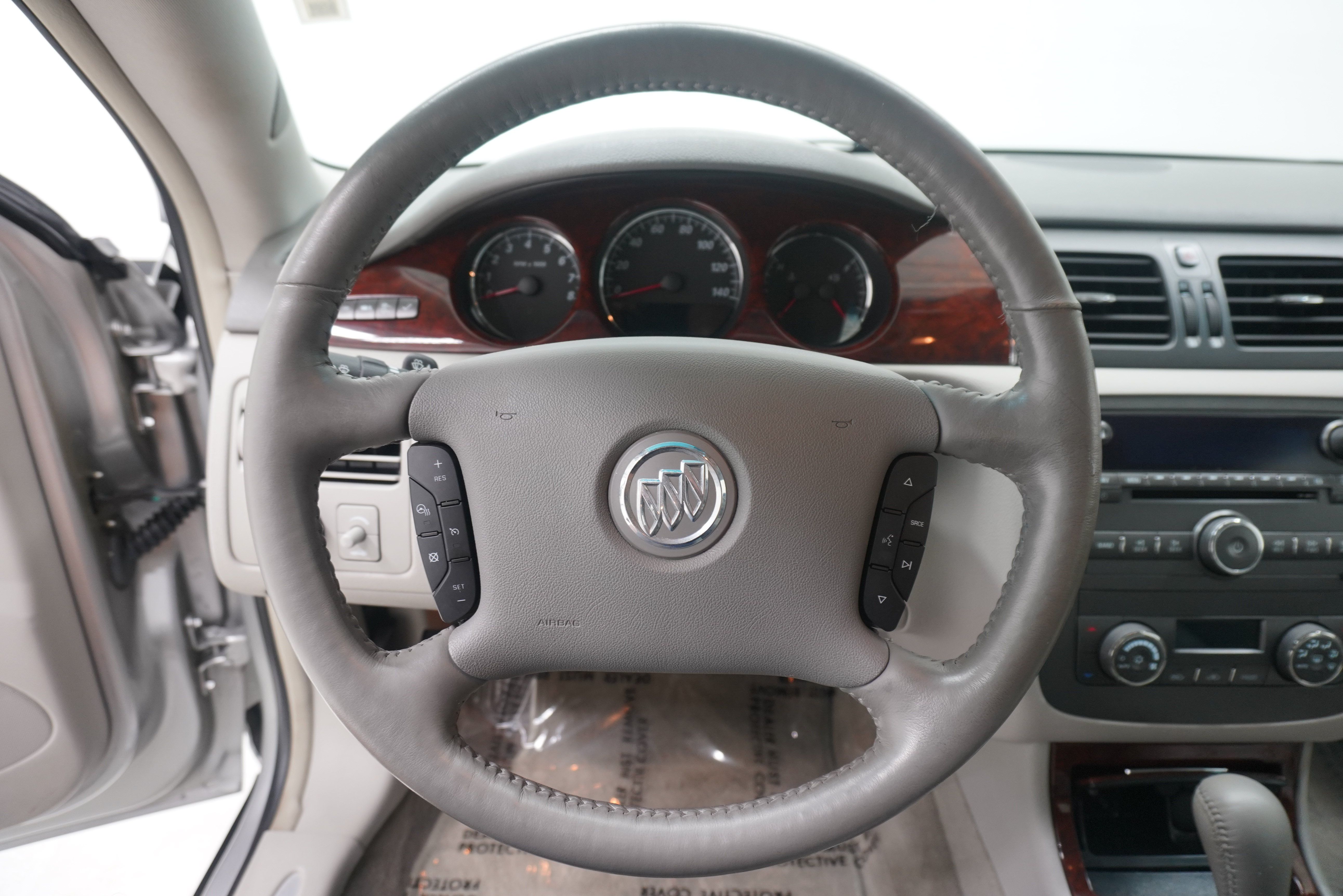 Used 2008 Buick Lucerne CXL w/ Driver Confidence Package FWD image 14