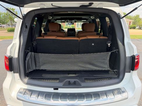 Used 2024 INFINITI QX80 Sensory w/ Cargo Package AWD/4WD image 12