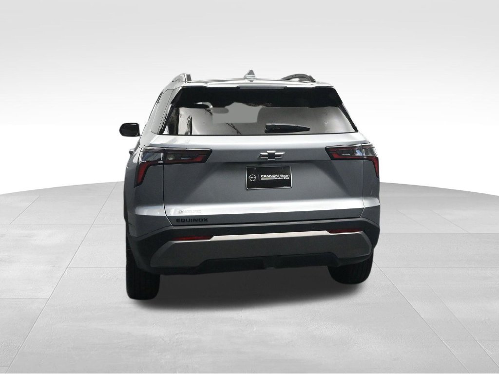 Used 2026 Chevrolet Equinox LT w/ Convenience Package II FWD image 4
