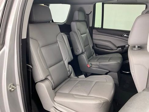 Used 2019 Chevrolet Suburban LT image 11