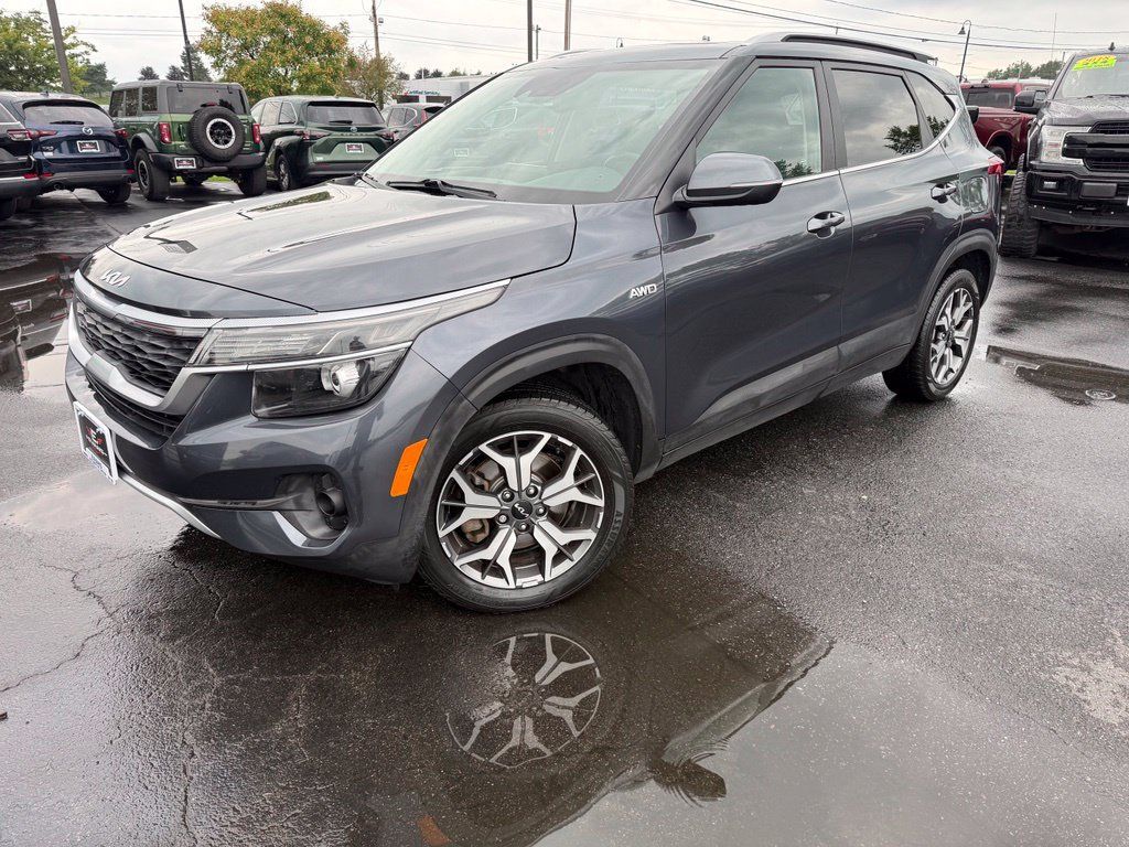 Used 2022 Kia Seltos EX AWD/4WD image 1