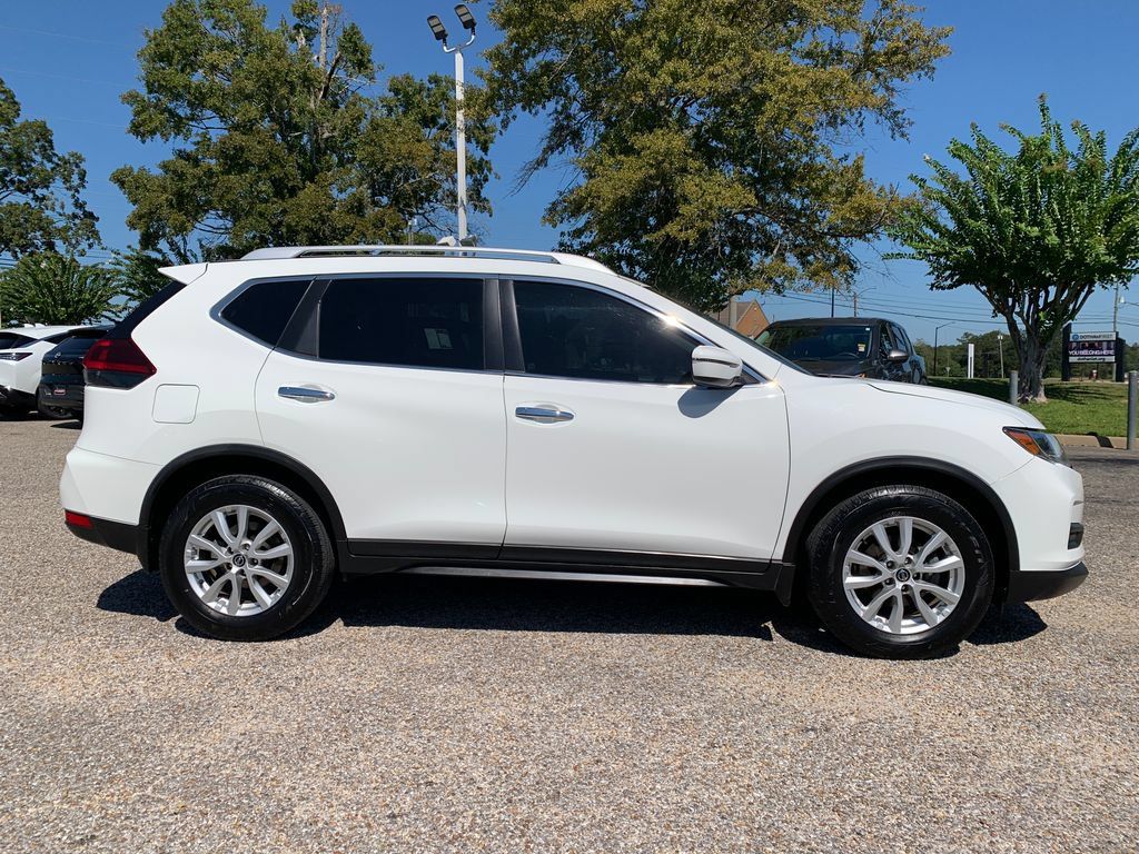 Used 2019 Nissan Rogue S w/ Special Edition Package FWD image 3