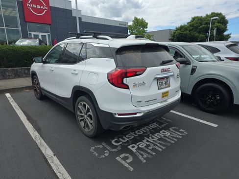 Used 2019 GMC Terrain SLT AWD/4WD image 3