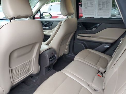 Used 2021 Lincoln Corsair Reserve image 10