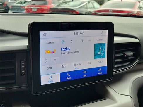 Used 2023 Ford Explorer XLT image 28