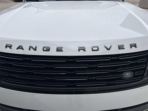 Used 2023 Land Rover Range Rover SE image 11