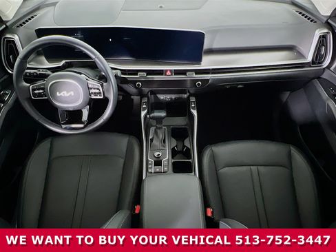 Used 2024 Kia Sorento EX image 19