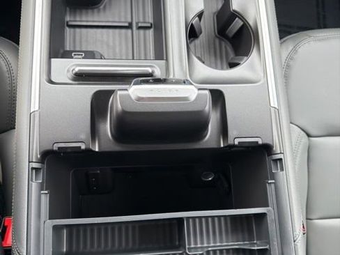 New 2026 Ford Expedition Active image 14