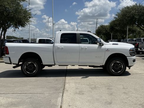 Used 2026 RAM 2500 Laramie AWD/4WD image 3