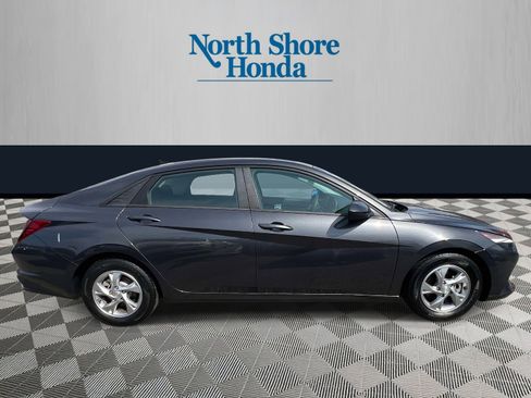 Used 2021 Hyundai Elantra SE w/ Cargo Package FWD image 3