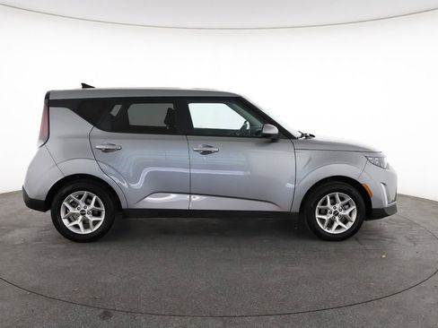 Used 2025 Kia Soul LX w/ LX Technology Package image 14