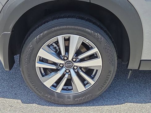 Used 2025 Nissan Pathfinder SL AWD/4WD image 7