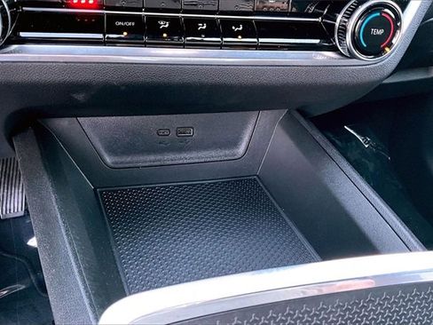 Used 2026 Chevrolet Equinox LT w/ Midnight Edition image 16