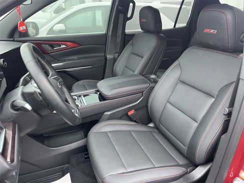 Used 2025 Chevrolet Traverse Z71 w/ Driver Confidence Package image 8
