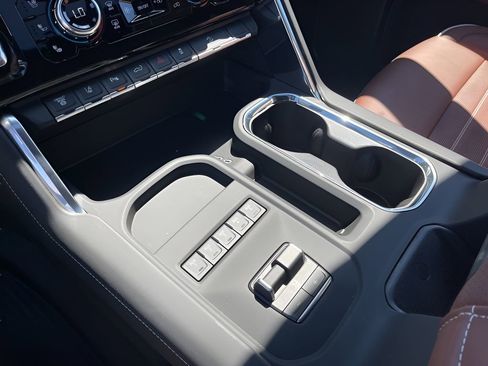 Certified 2025 GMC Sierra 2500 Denali Ultimate image 38