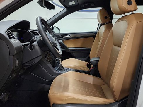 Used 2022 Volkswagen Tiguan SE image 12