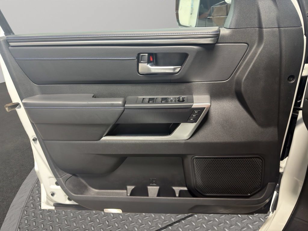 Used 2025 Toyota Tundra Platinum AWD/4WD image 16