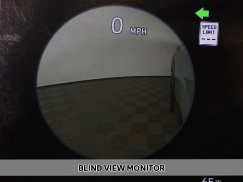 Used 2024 Hyundai Kona Limited image 8