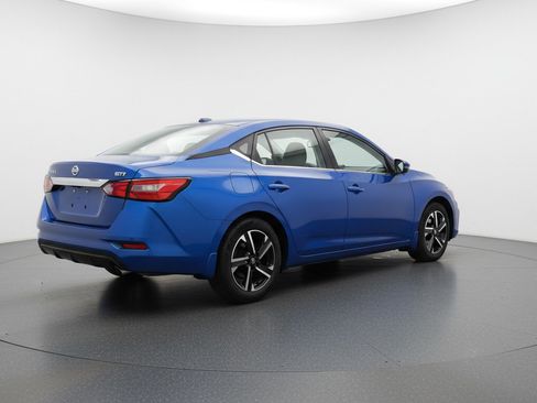 Used 2025 Nissan Sentra SV FWD image 9