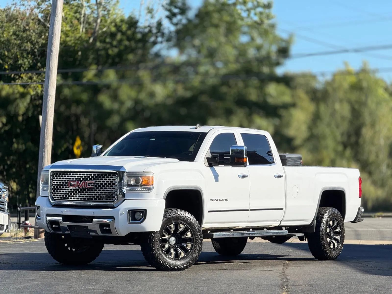 Used 2015 GMC Sierra 3500 Denali w/ Duramax Plus Package AWD/4WD image 2