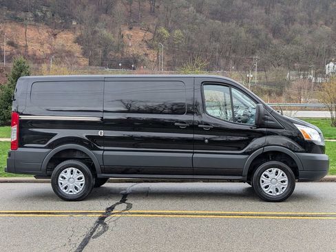Used 2018 Ford Transit 150 130 Low Roof w/ Exterior Upgrade Package RWD image 4