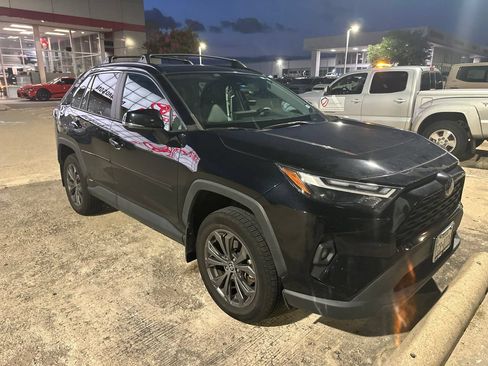 Used 2023 Toyota RAV4 XLE Premium AWD/4WD image 2