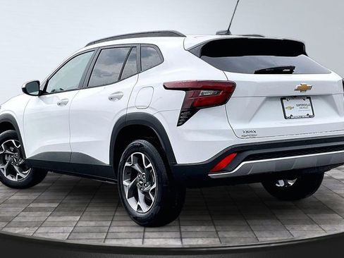 New 2026 Chevrolet Trax LT FWD image 3