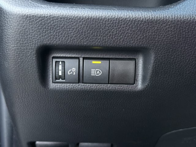 Used 2025 Toyota RAV4 XLE FWD image 24