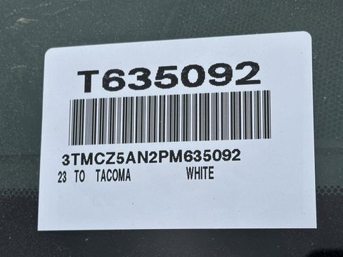 Used 2023 Toyota Tacoma TRD Off-Road image 15