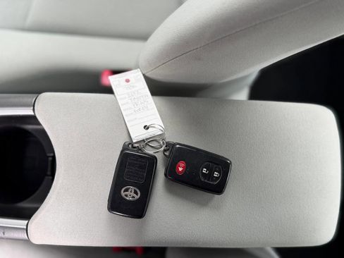 Used 2012 Toyota Prius Two image 27